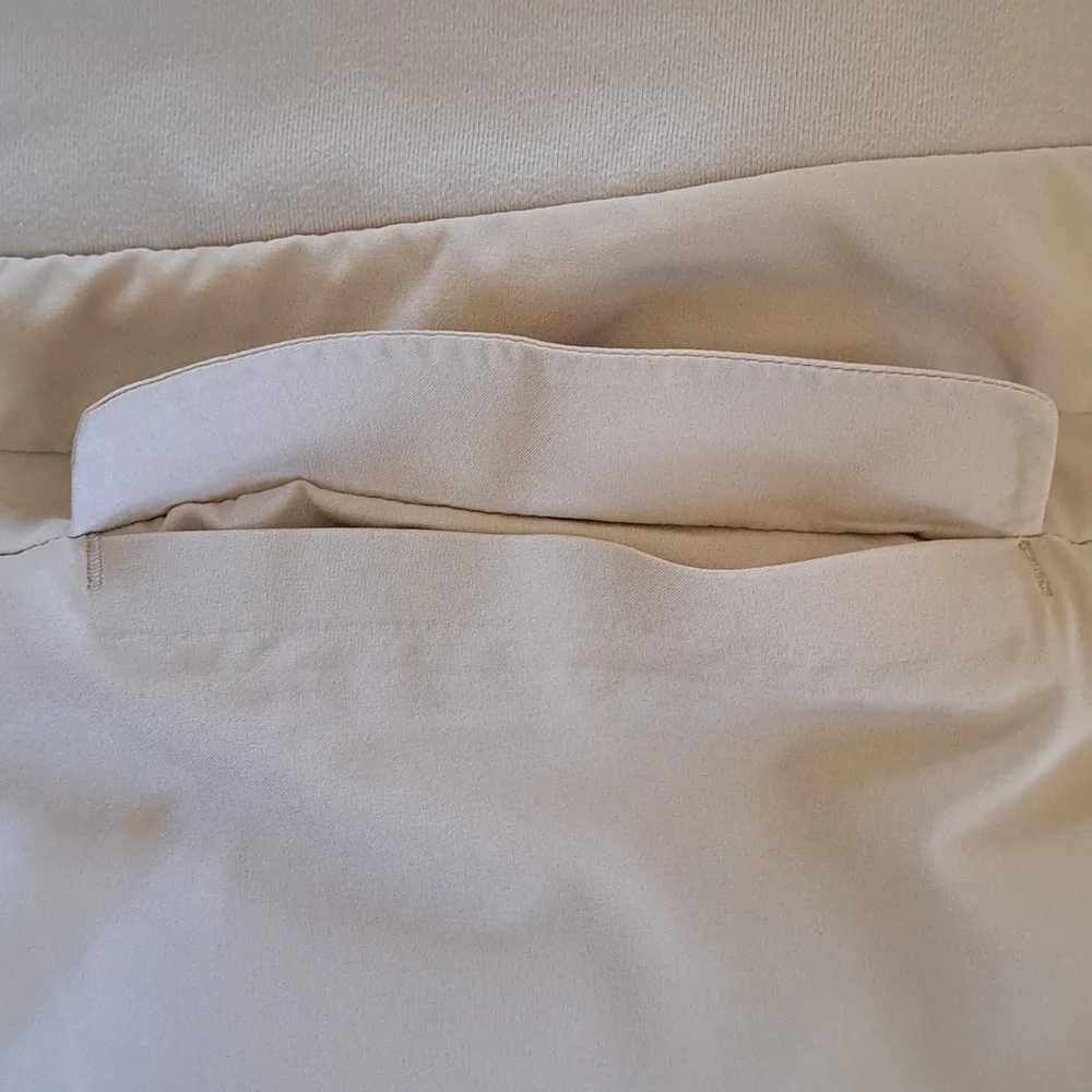 Athleta Womens Soho Athletic/Golf/Tennis/Athleisure 16.5